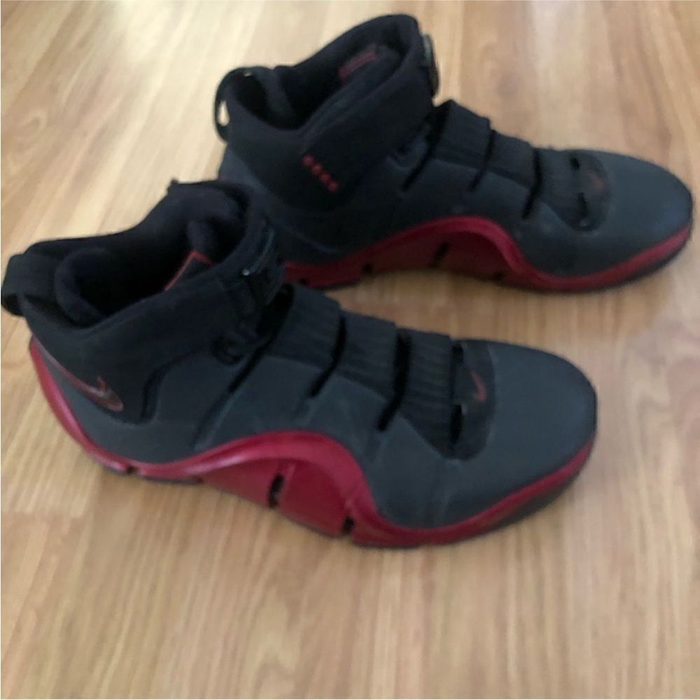 NIKE ZOOM LeBron 4 IV Black Varsity Crimson Red 314647-002 Mens Size 9 - Picture 5 of 9
